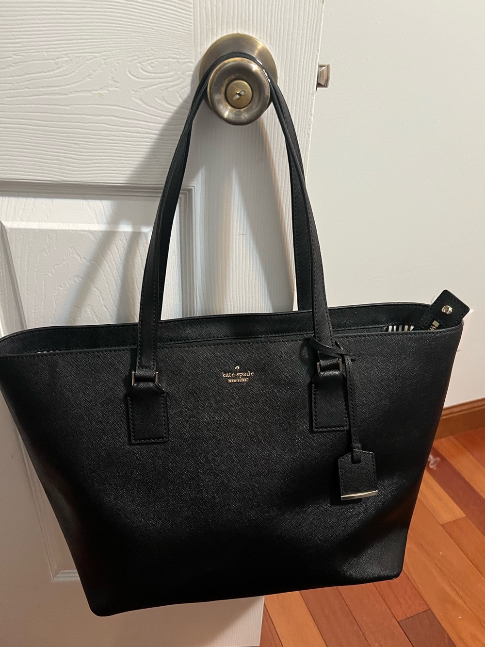 Kate spade black tote saffiano leather zip top large shoulder purse - Picture 3 of 16